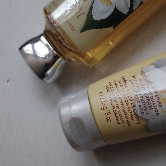 4/$60 New "White Tea & Ginger" Body Cream & Shower Gel Set -2 Bottles (1 Sealed) - Picture 5 of 10